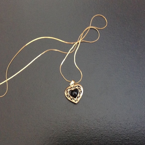 18k gold and black onyx Heart necklace